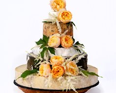 Cheese Wedding Cakes: Three Beautiful Summer Looks
